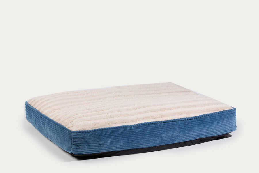 Deluxe Gusseted SleepDog™ Pet Bed